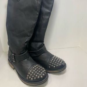 Charlotte Russe Knee High Zip Up Boots Women’s SIZE 7